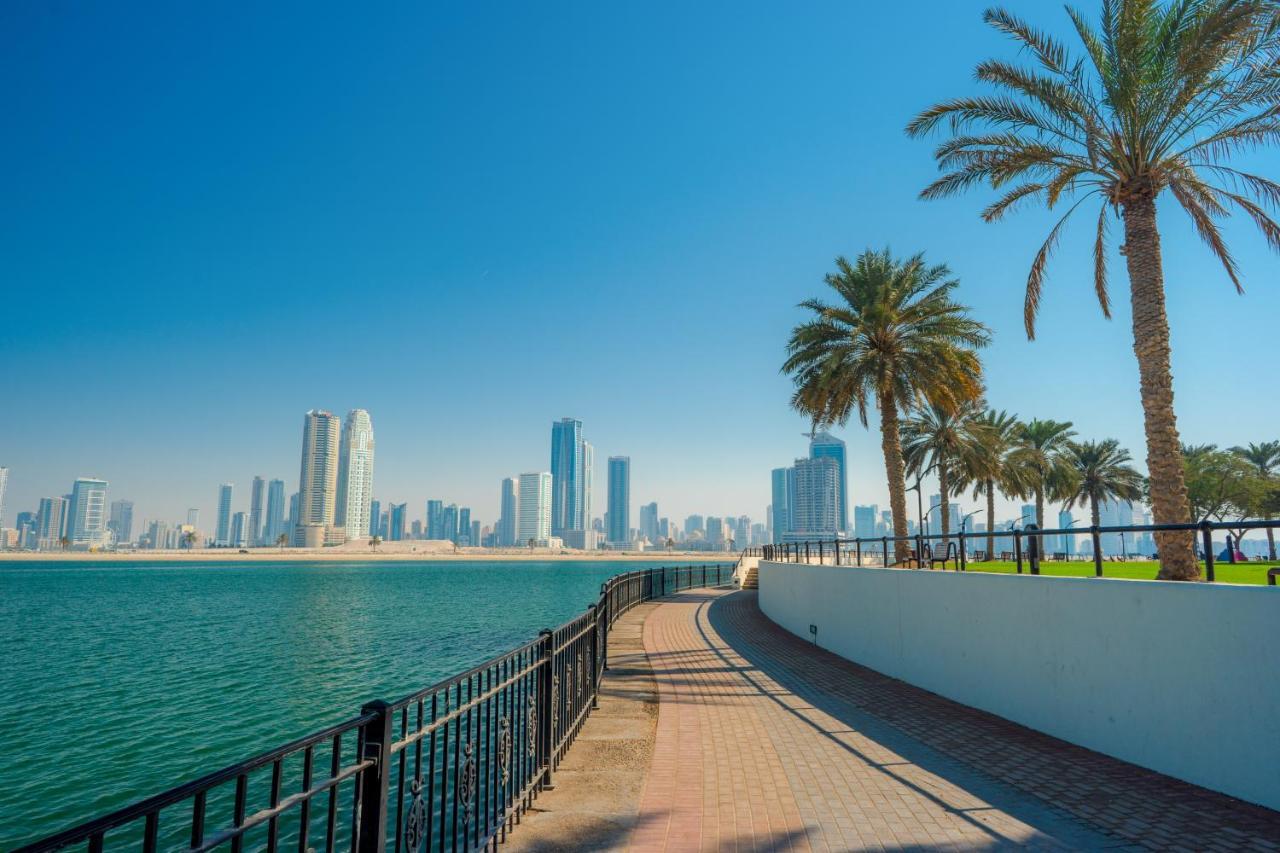 Moevenpick Hotel Apartments Al Mamzar Дубай Екстер'єр фото Sharjah